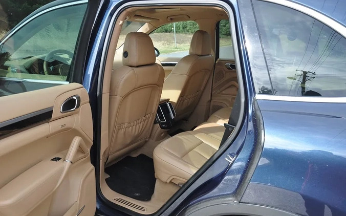 Porsche Cayenne cena 80000 przebieg: 230000, rok produkcji 2013 z Sochaczew małe 106